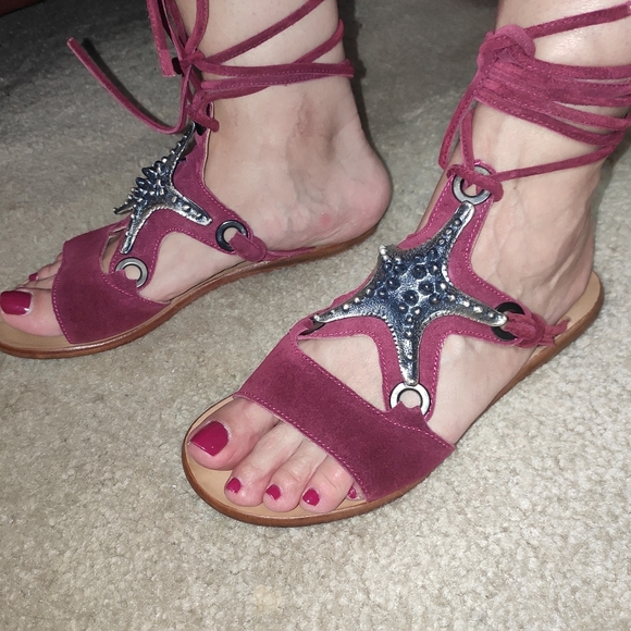 ENRICO FANTINI Garnet Suede Metal Starfish Flat Sandals - Picture 9 of 13